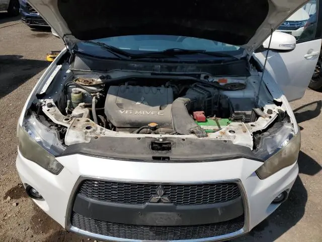 2011 MITSUBISHI OUTLANDER SE  