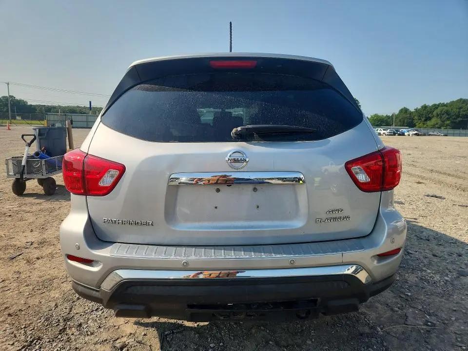 2017 NISSAN PATHFINDER PLATINUM  