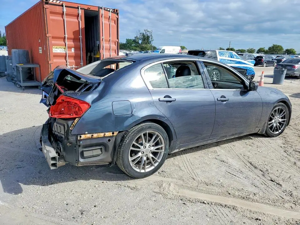 2011 INFINITI G37 BASE  