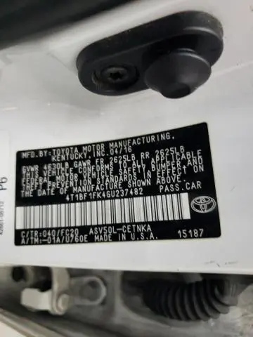 2016 TOYOTA CAMRY LE  