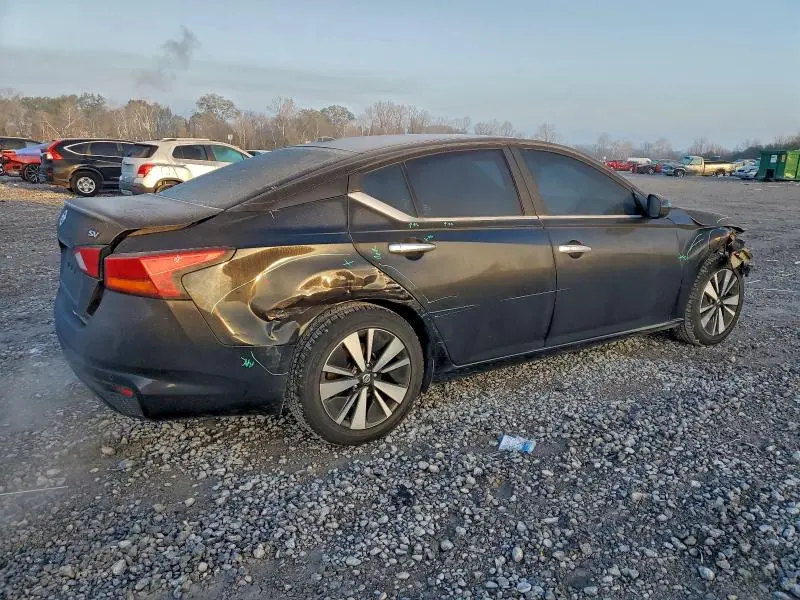 2021 NISSAN ALTIMA SV  