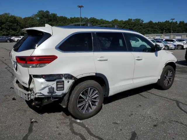 2017 TOYOTA HIGHLANDER SE