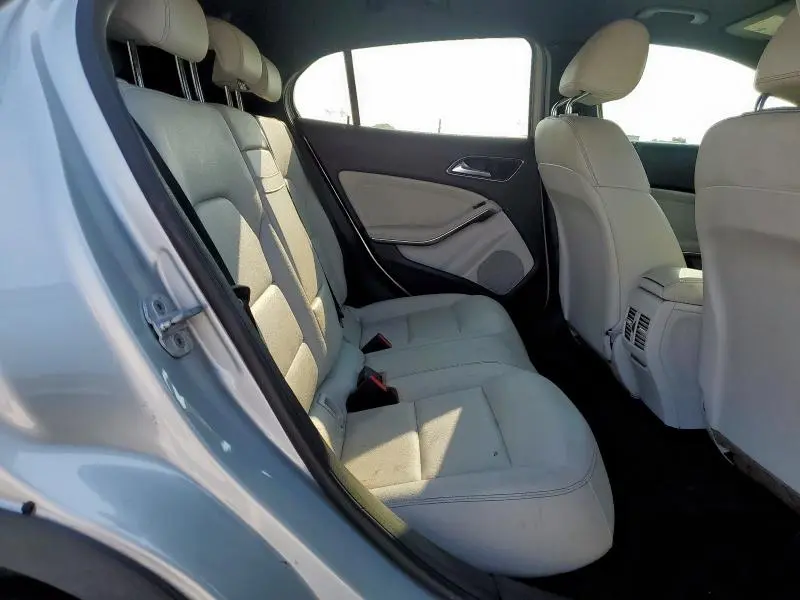 2017 MERCEDES-BENZ GLA 250  