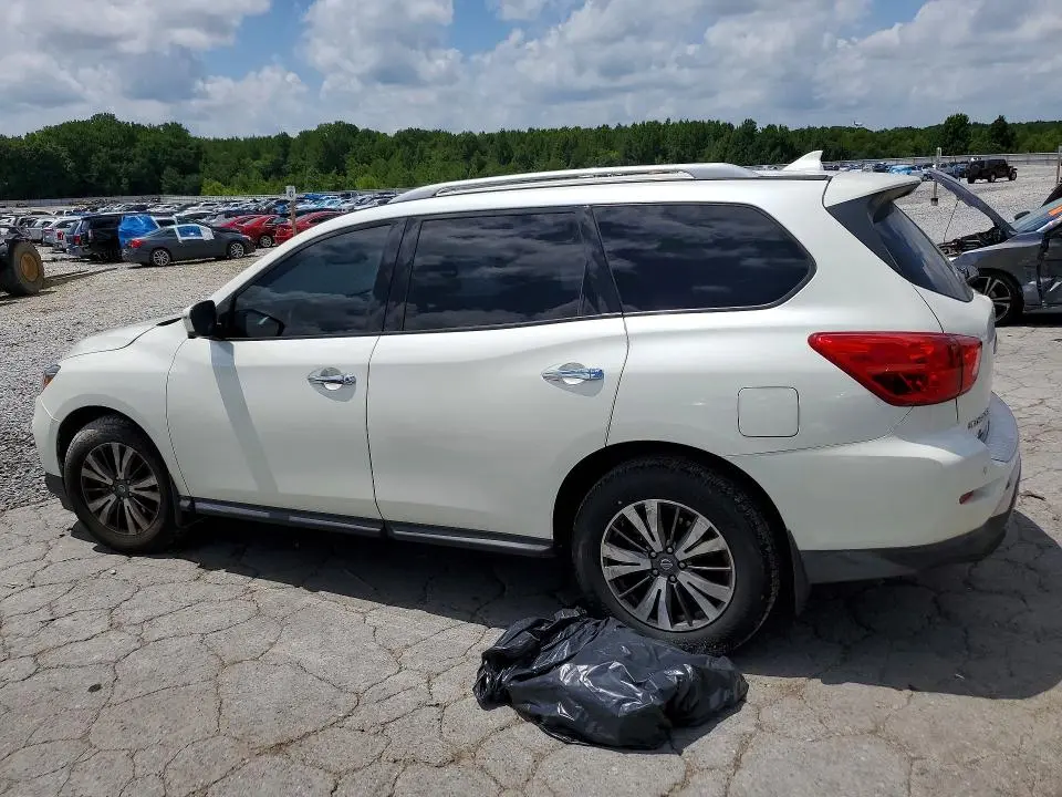 2017 NISSAN PATHFINDER SL  