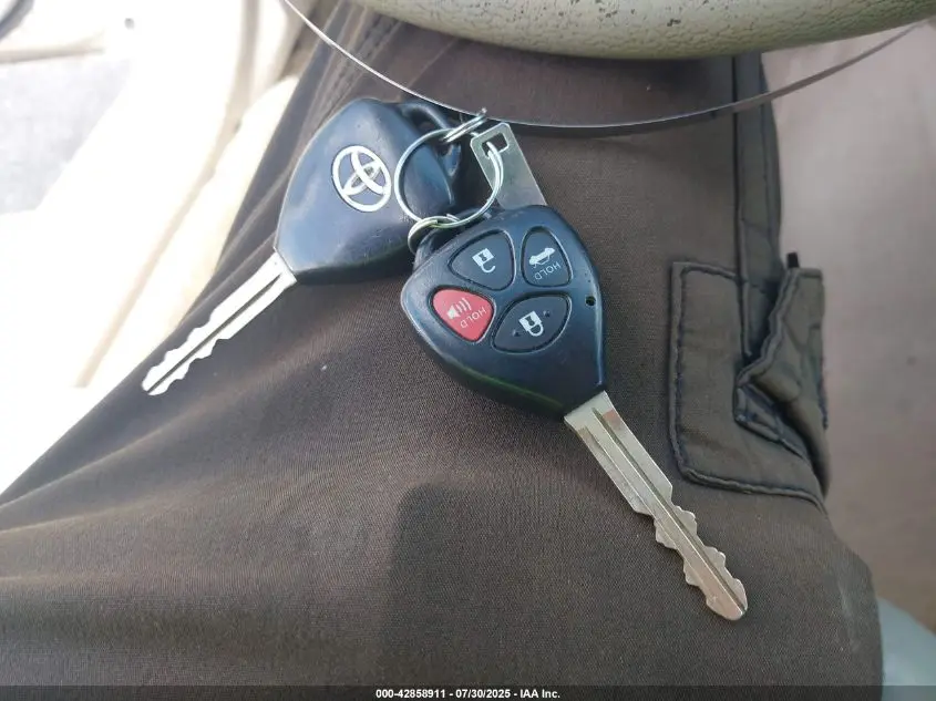 2011 TOYOTA AVALON  