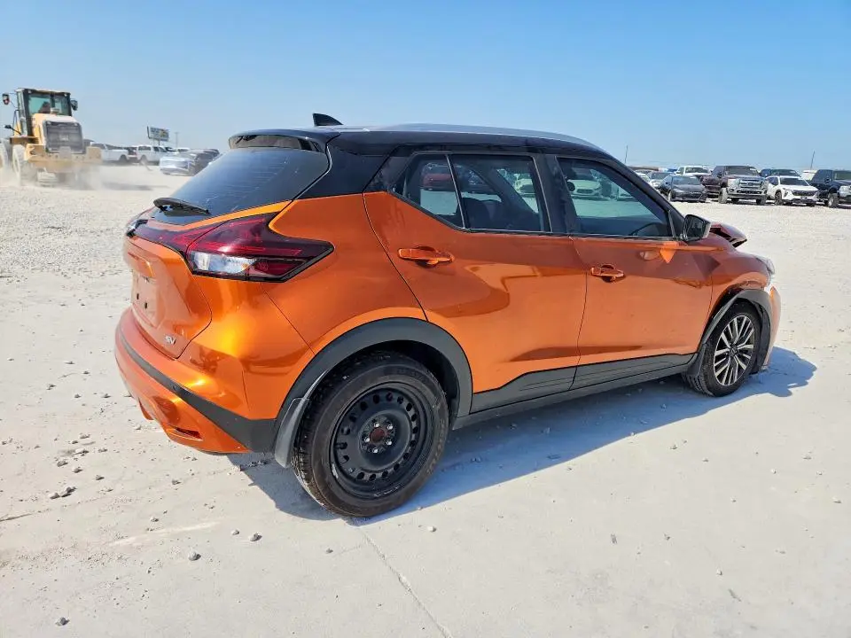 2024 NISSAN KICKS SV  