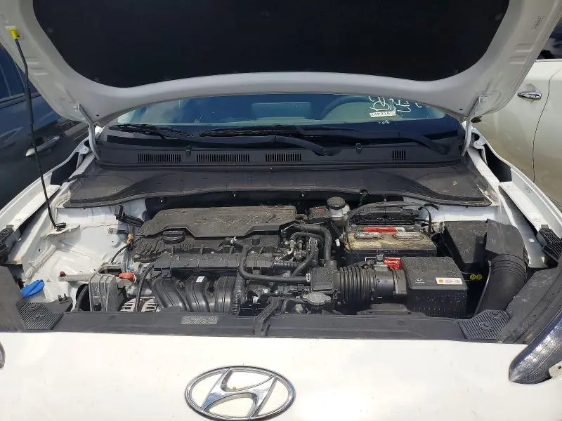 2022 HYUNDAI KONA SE  