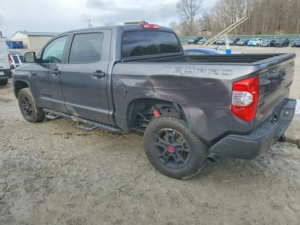 2020 TOYOTA TUNDRA CREWMAX SR5  