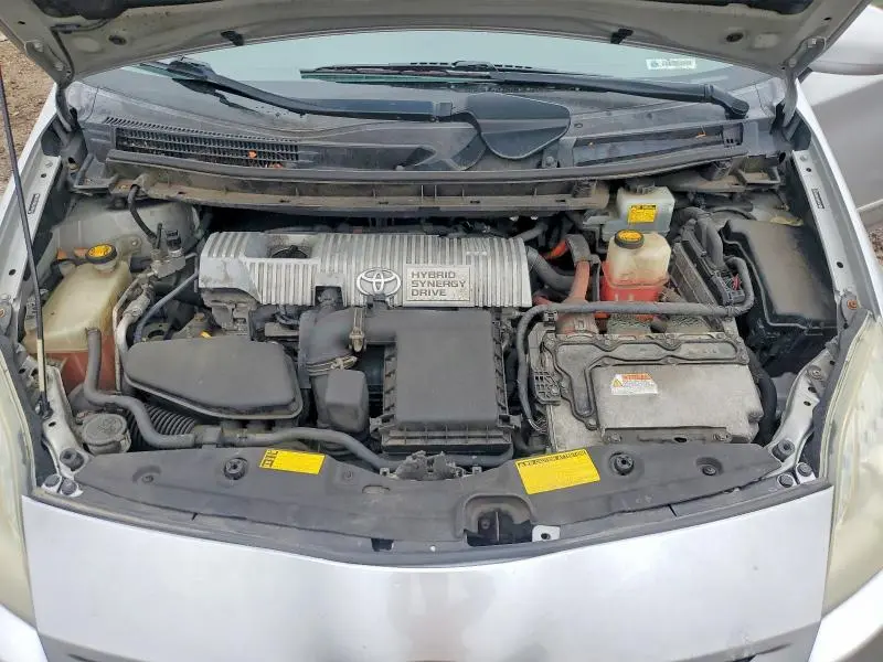 2010 TOYOTA PRIUS III  