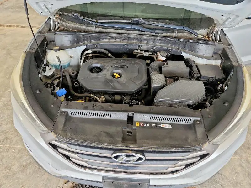 2016 HYUNDAI TUCSON SE  