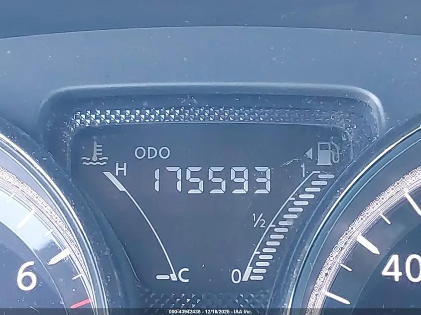 2016 NISSAN VERSA 1.6 SV