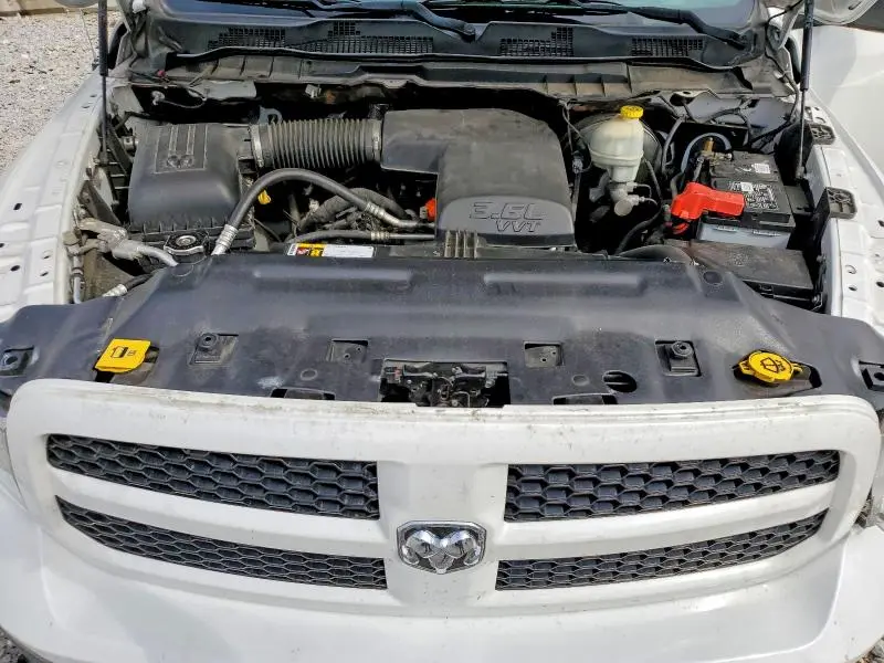 2016 RAM 1500 SLT  