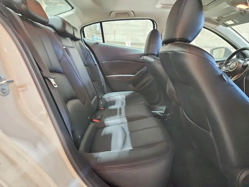 2018 MAZDA 3 TOURING  