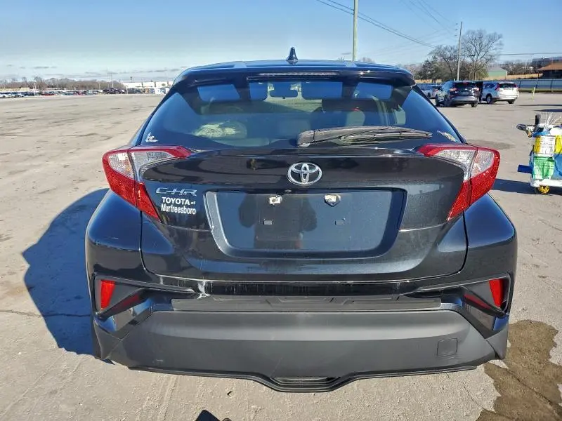 2021 TOYOTA C-HR XLE  