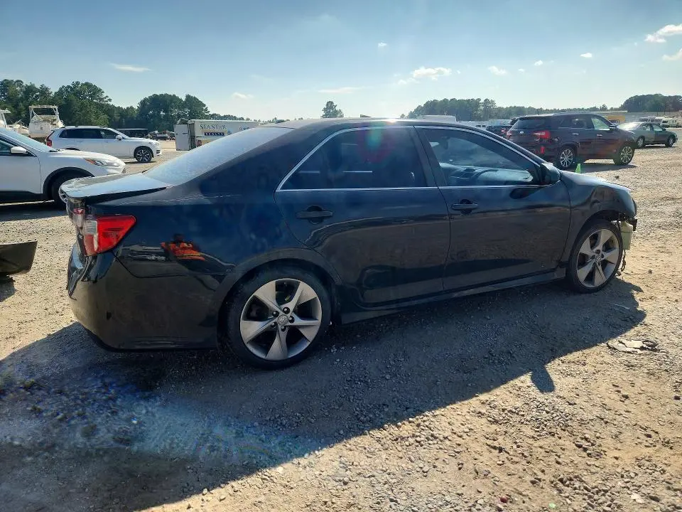 2012 TOYOTA CAMRY SE V6  