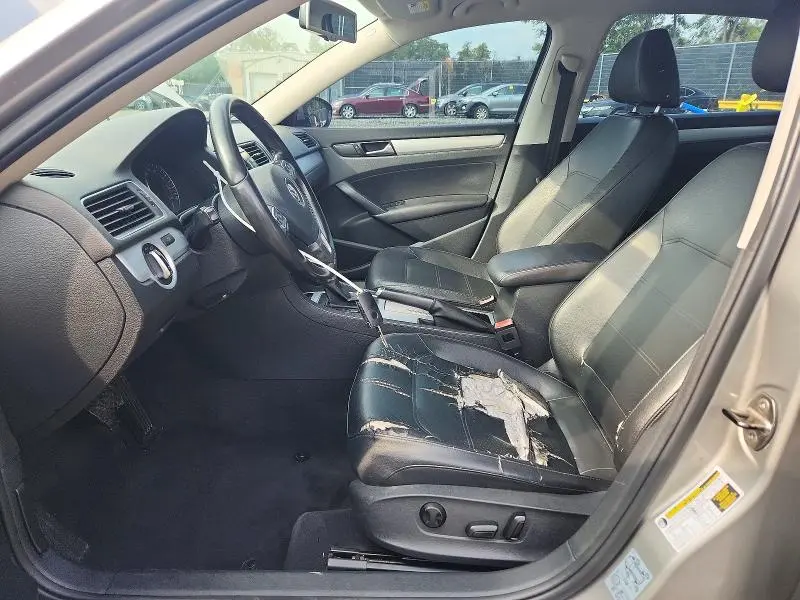 2012 VOLKSWAGEN PASSAT SE  