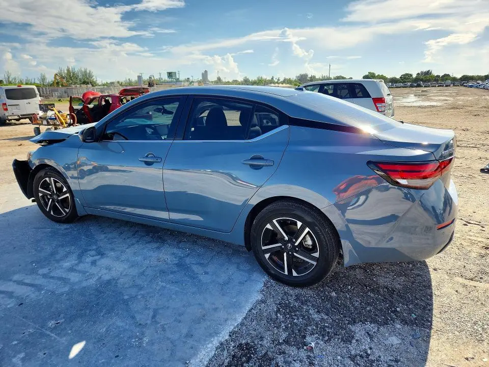 2025 NISSAN SENTRA SV  