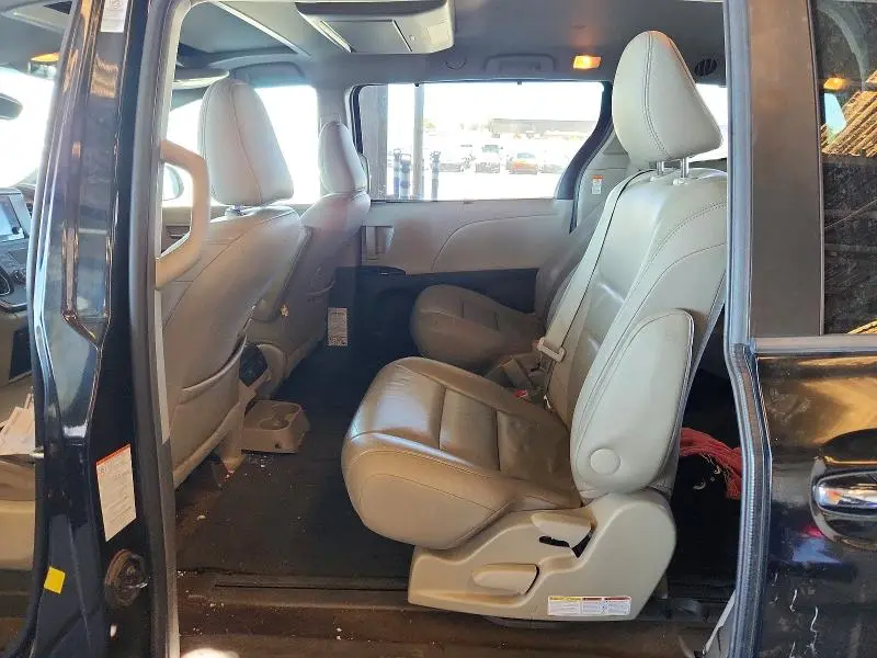 2016 TOYOTA SIENNA XLE PREMIUM 8-PASSENGER  