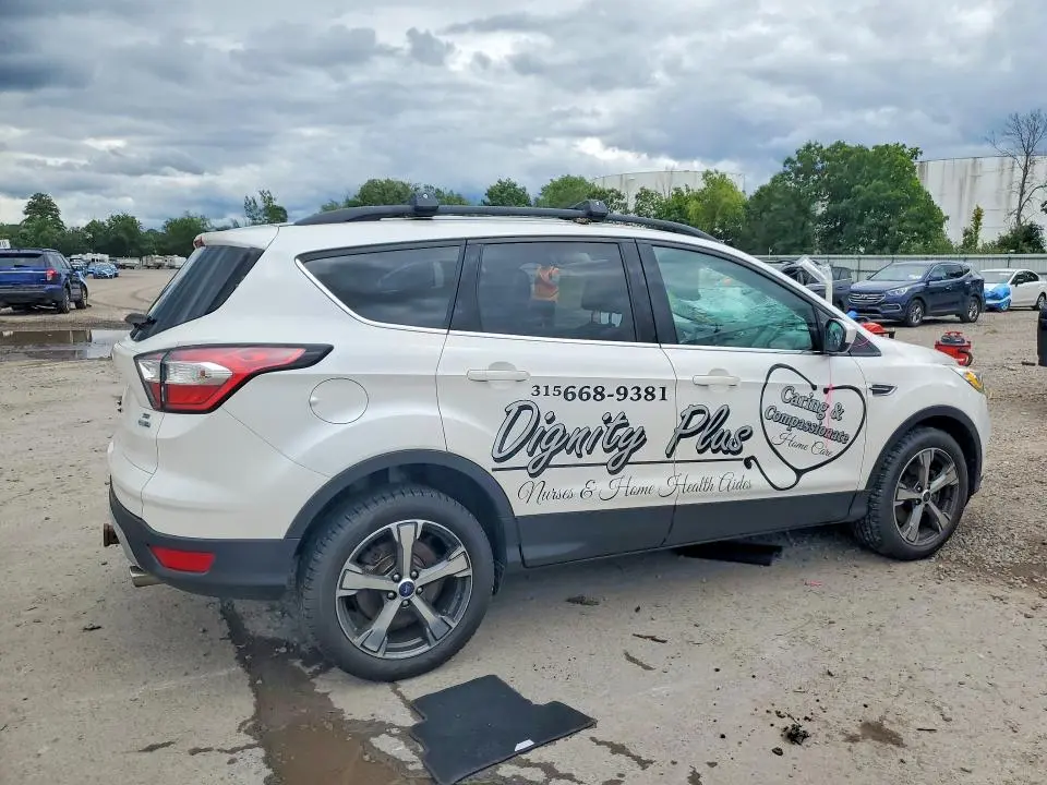 2017 FORD ESCAPE SE  