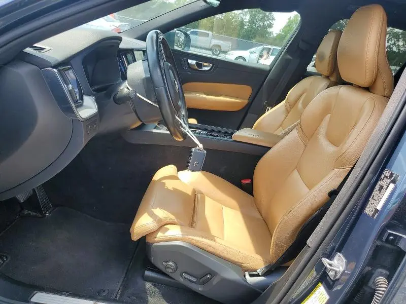 2019 VOLVO XC60 T5 MOMENTUM  