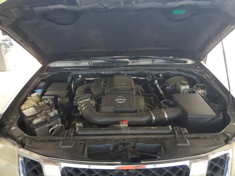 2011 NISSAN PATHFINDER S  