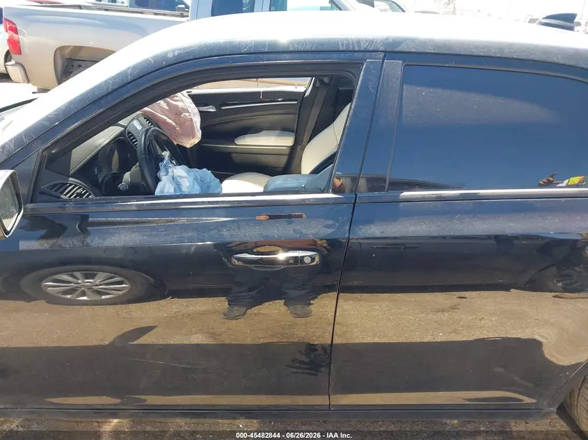 2019 CHRYSLER 300  