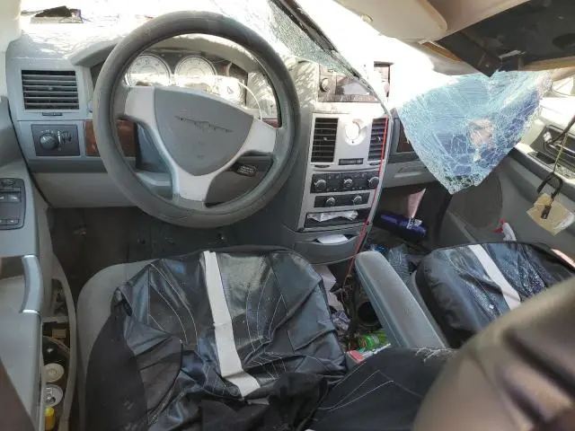 2010 CHRYSLER TOWN & COUNTRY LX  