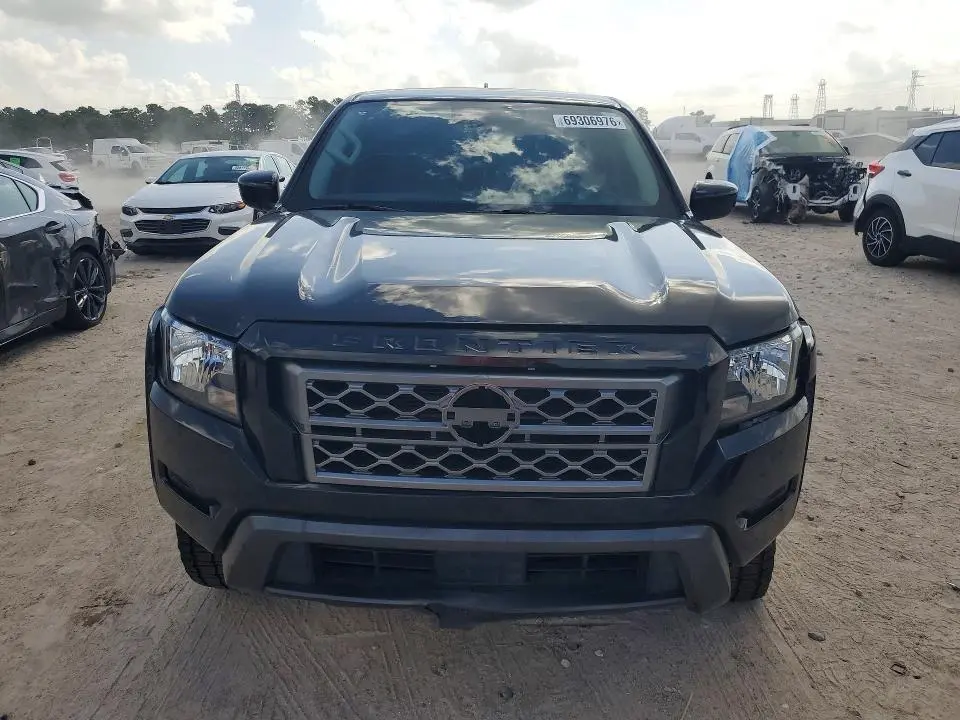 2022 NISSAN FRONTIER SV  