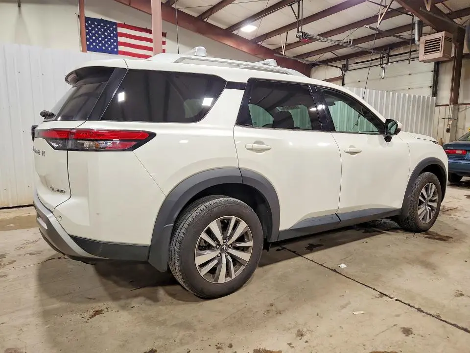 2024 NISSAN PATHFINDER SL  