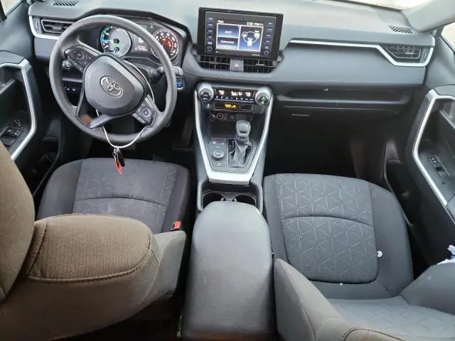 2021 TOYOTA RAV4 XLE  