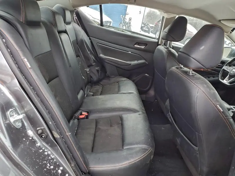 2022 NISSAN ALTIMA SR  