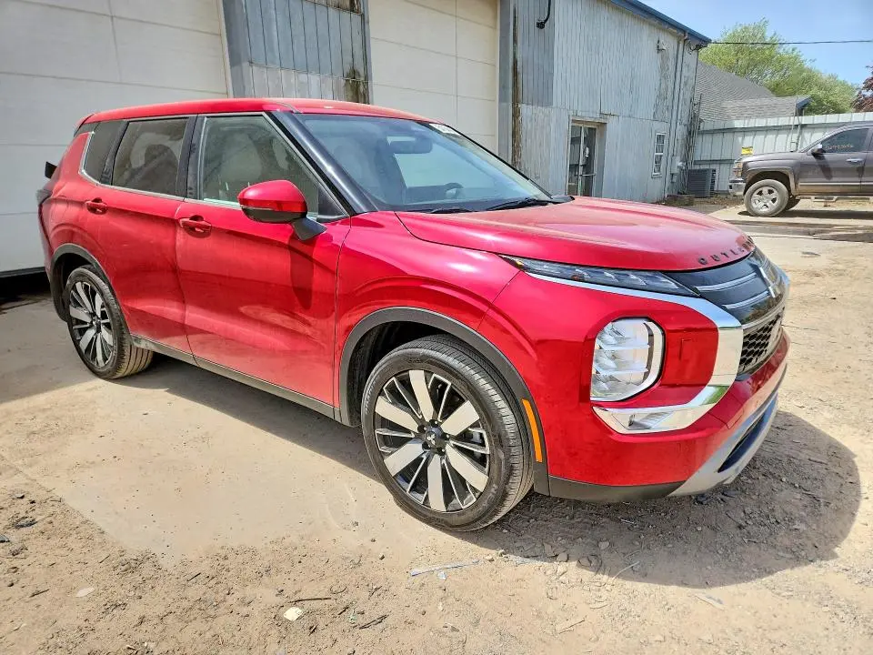 2025 MITSUBISHI OUTLANDER SE  