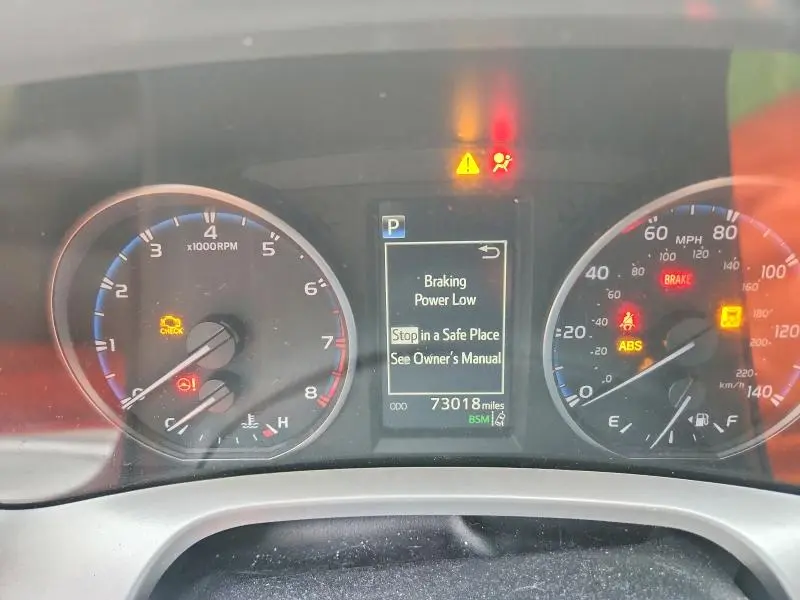 2018 TOYOTA RAV4 XLE  