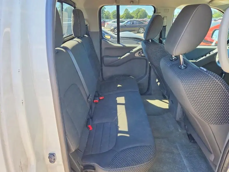 2015 NISSAN FRONTIER DESERT RUNNER  