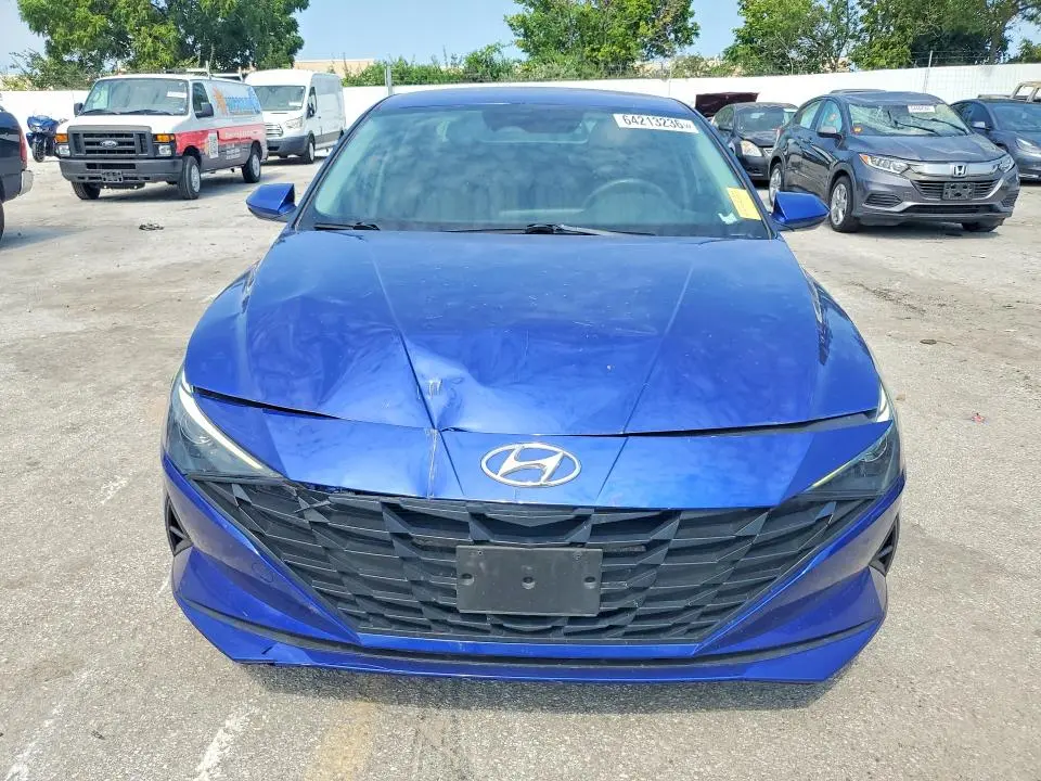 2021 HYUNDAI ELANTRA SEL  