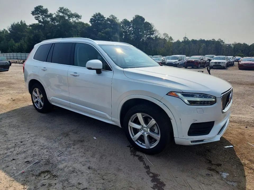 2022 VOLVO XC90 T5 MOMENTUM  