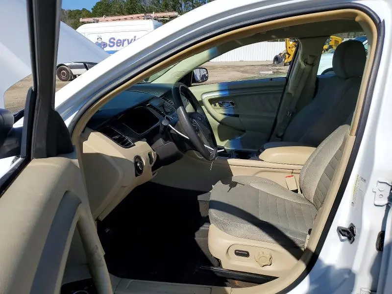 2015 FORD TAURUS SE  