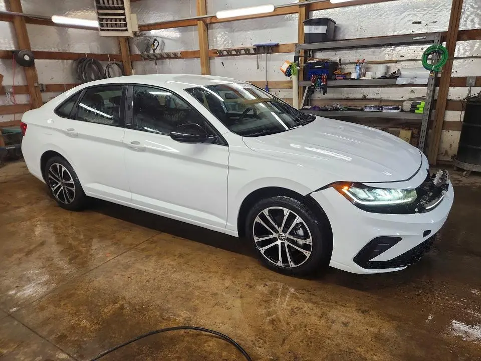 2025 VOLKSWAGEN JETTA SPORT  