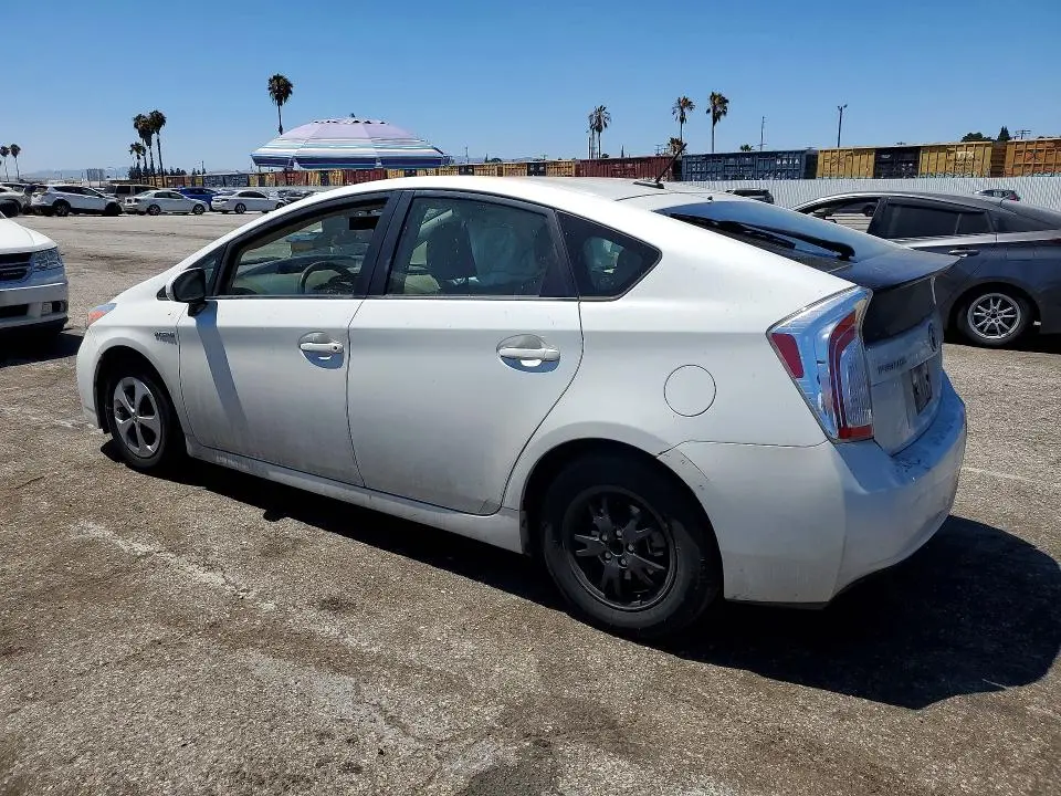 2014 TOYOTA PRIUS THREE  