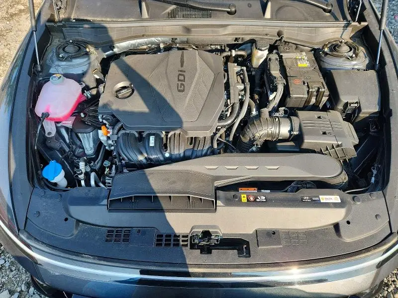 2025 HYUNDAI SONATA SE  