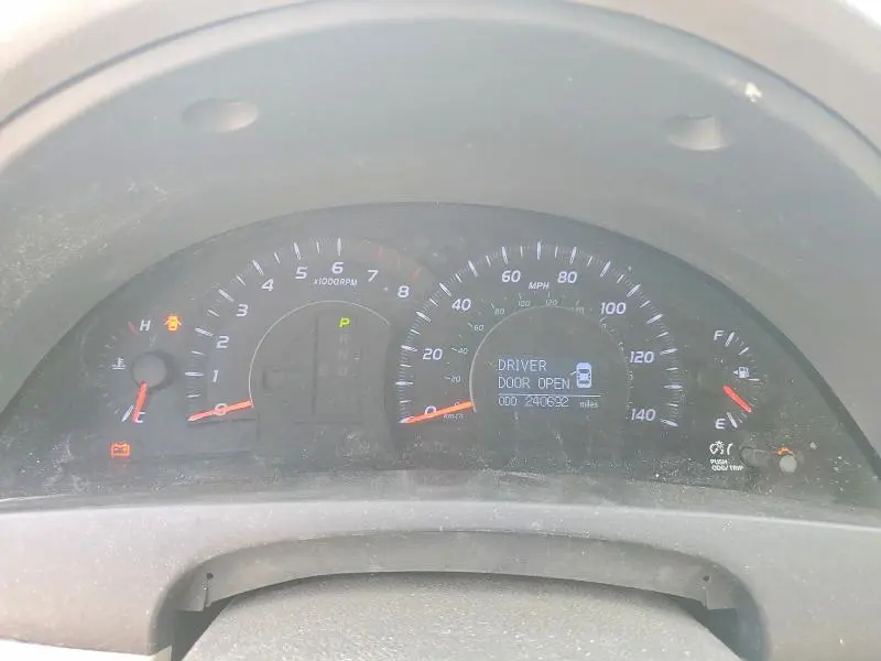 2010 TOYOTA CAMRY XLE  