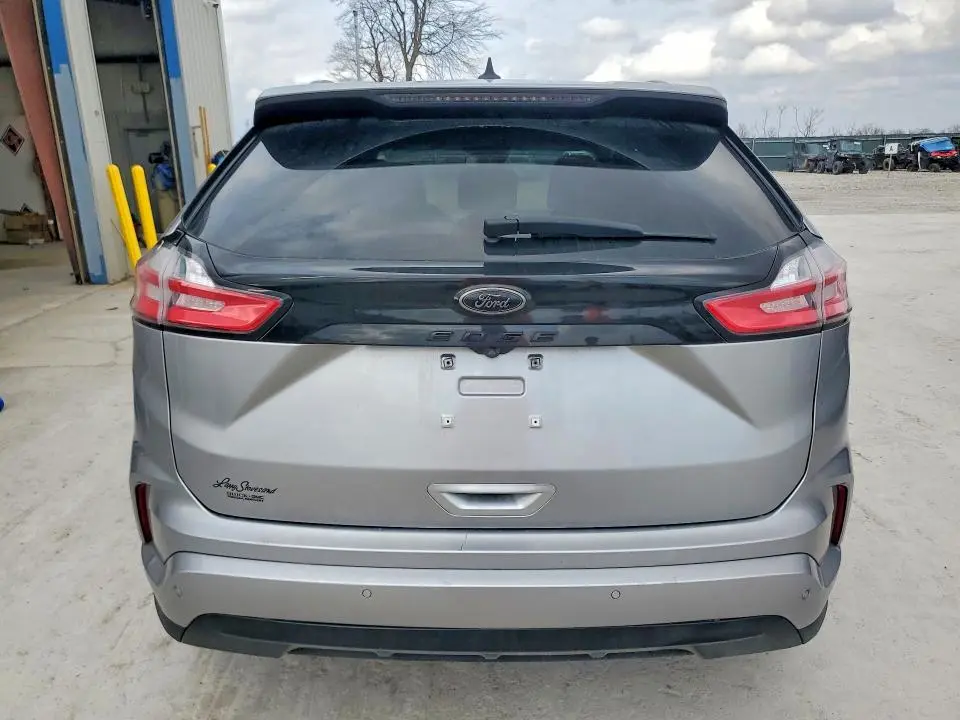 2022 FORD EDGE SE  
