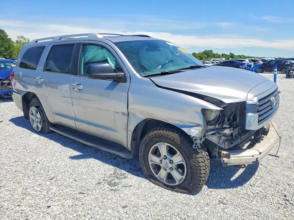 2018 TOYOTA SEQUOIA SR5  