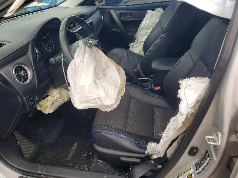 2019 TOYOTA COROLLA SE  