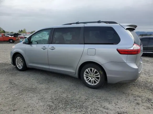 2015 TOYOTA SIENNA XLE  