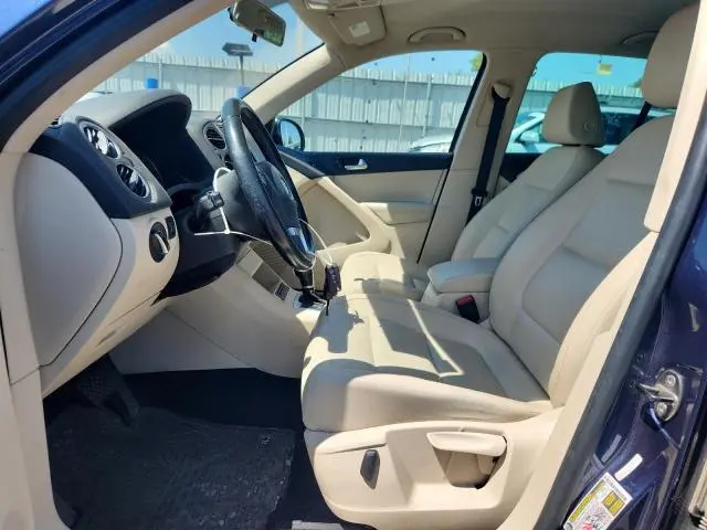 2011 VOLKSWAGEN TIGUAN S  