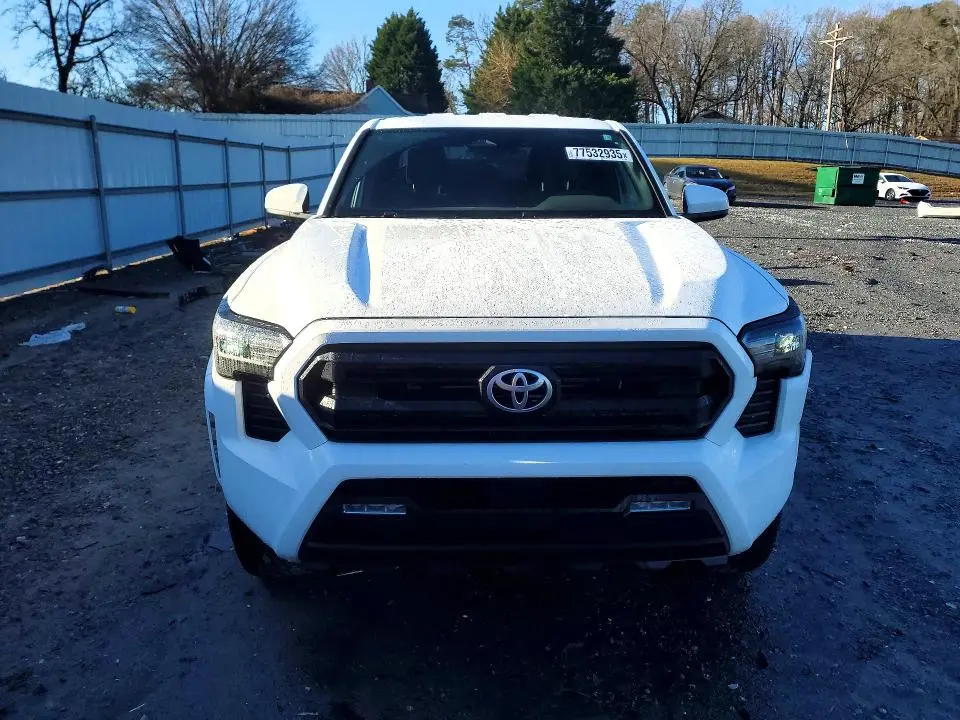 2024 TOYOTA TACOMA SR5  