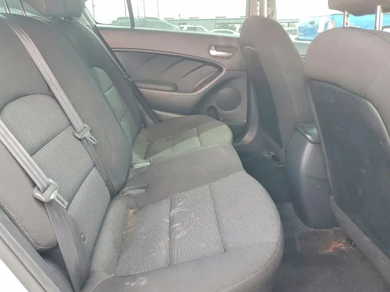 2017 KIA FORTE LX  