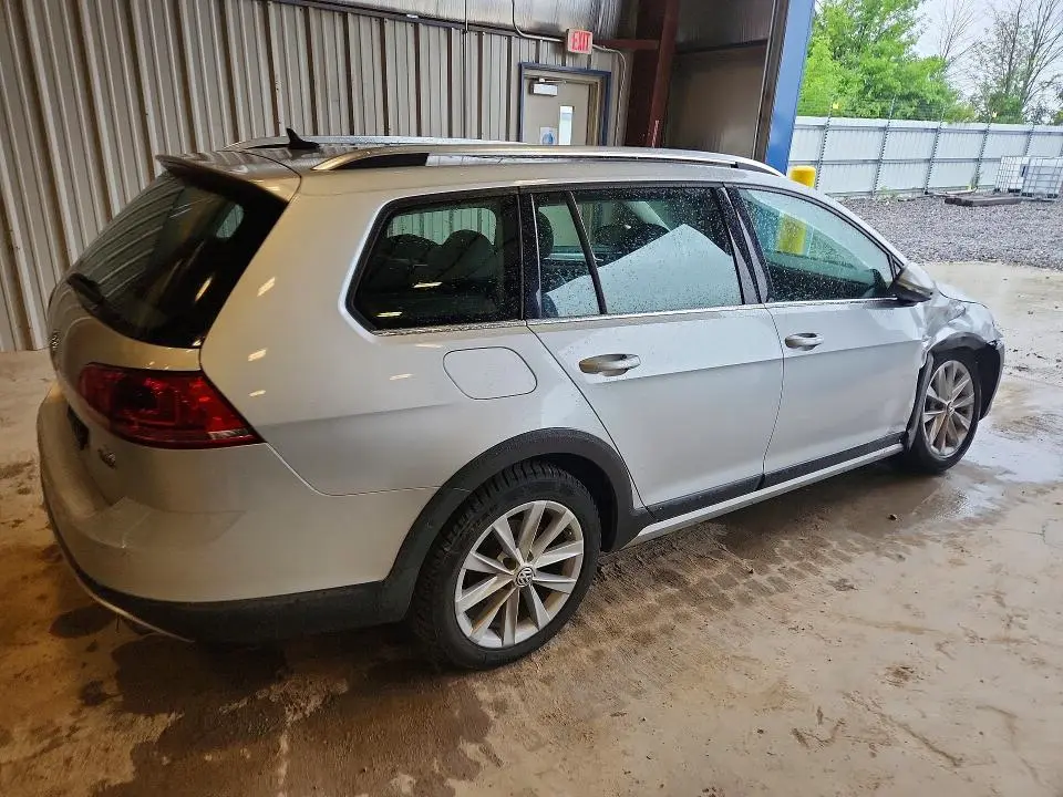 2017 VOLKSWAGEN GOLF   