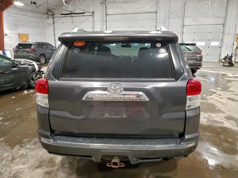 2010 TOYOTA 4RUNNER SR5  